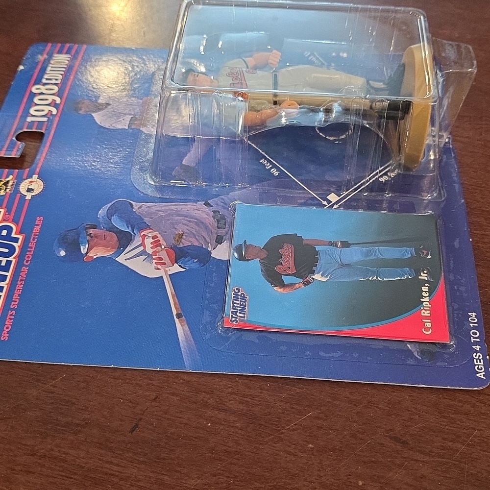 Starting Lineup 1998 Edition Cal Ripken Jr. Figure - Picture 3 of 7